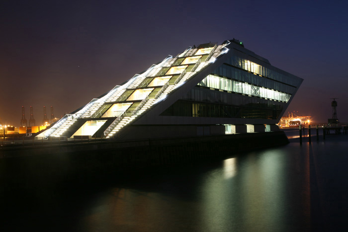 Hamburger Hafen bei Nacht, Hamburg Nacht, Dockland, Seitenansicht, Hamburg bei Nacht